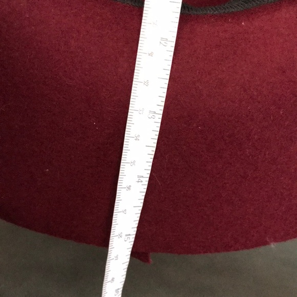 Nobia 100% wool flowy round hat in wine - Picture 9 of 10